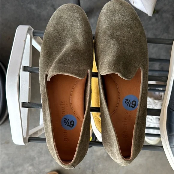 Gentle Souls Slip-On Loafers for Casual Comfort - Picture 3 of 3